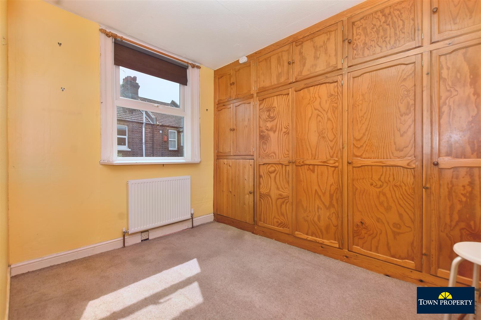 Property Details for Longstone Road Eastbourne East Sussex BN22 8DA
